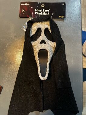 Spirit Ghost Face Pearl Mask - Black and White